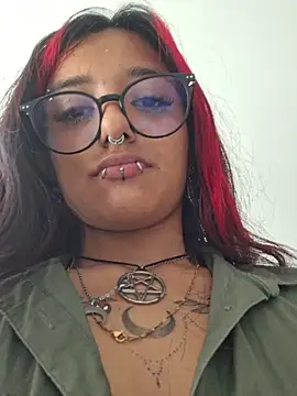 carolinerue online show from 17, 5, 2026