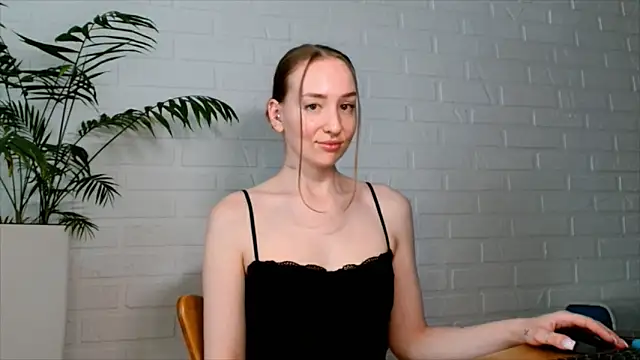 WhitePrincessLuna online show from 18, 6, 2026