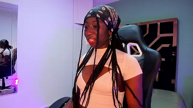 Madison Monroe  online show from 16, 9, 2025