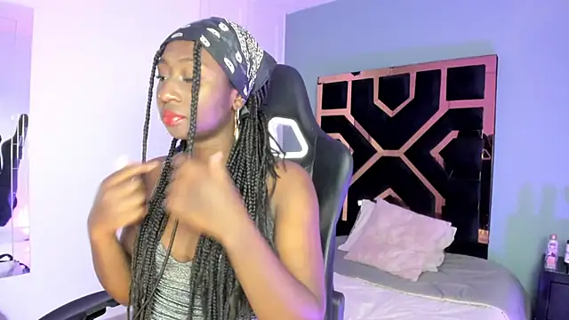 Madison Monroe  online show from 18, 9, 2025