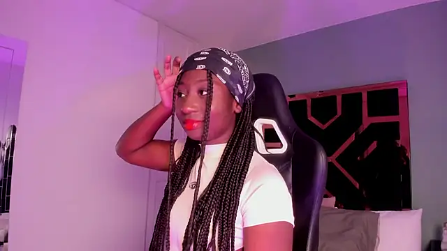 Madison Monroe  online show from 23, 9, 2025