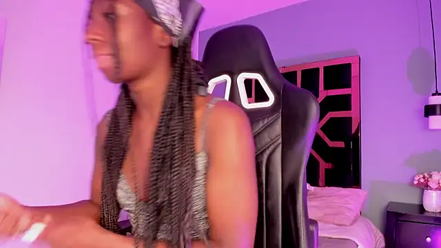 Madison Monroe  online show from 26, 9, 2025