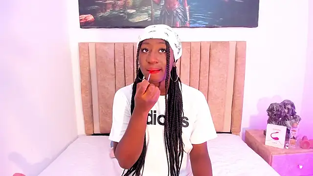 Madison Monroe  online show from 15, 10, 2025