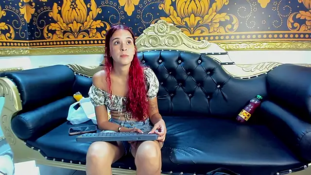 Teffy Cute  online show from 17, 10, 2025