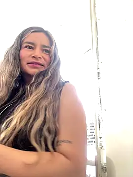 Auroraxx T online show from 10, 9, 2025