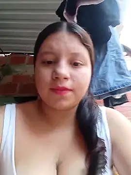 Snapshot of Shell_Latina chatting on 23, 10, 2025 Shell Latina online show from 23, 10, 2025