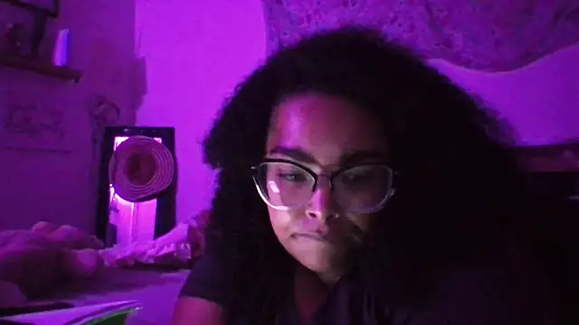 Snapshot of 420on4Lips chatting on 10, 9, 2025 420on4Lips online show from 10, 9, 2025