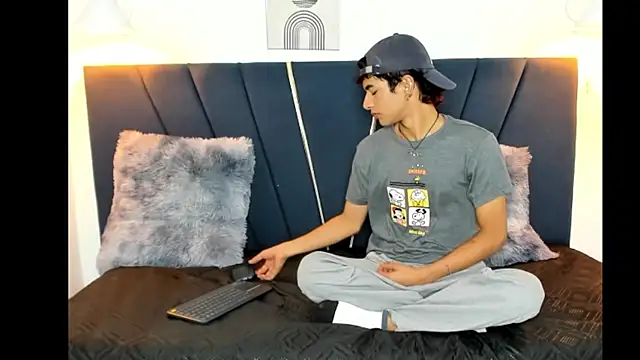 maicol cum23 online show from 13, 9, 2025