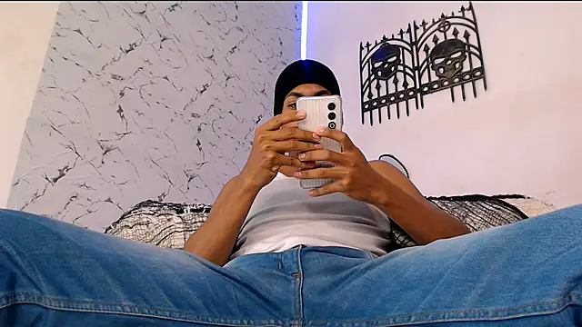 Snapshot of lorian_vikel chatting on 10, 10, 2025 lorian vikel online show from 10, 10, 2025