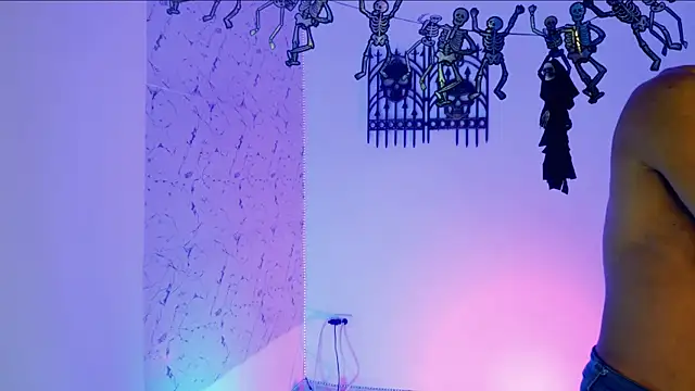 Snapshot of lorian_vikel chatting on 25, 10, 2025 lorian vikel online show from 25, 10, 2025