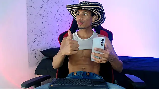 Snapshot of lorian_vikel chatting on 11, 11, 2025 lorian vikel online show from 11, 11, 2025