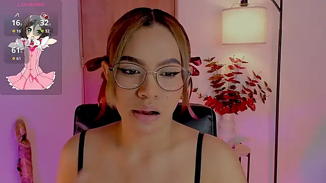 Snapshot of OxanaFedorova1- chatting on 1, 10, 2025 OxanaFedorova1- online show from 1, 10, 2025