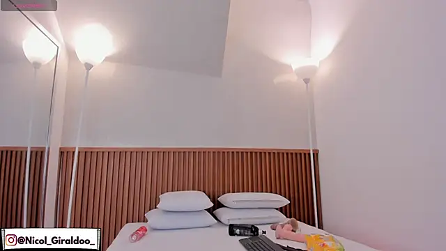 Snapshot of nicol_giraldoo chatting on 20, 2, 2026 nicol giraldoo online show from 20, 2, 2026