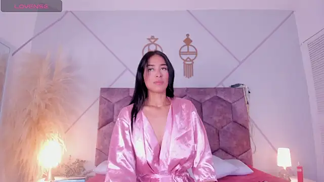 nicol giraldoo online show from 28, 4, 2026