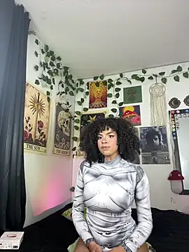 Snapshot of Raven_luv chatting on 4, 11, 2025 Raven luv online show from 4, 11, 2025