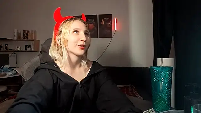 AlmedaSnooks online show from 9, 9, 2025