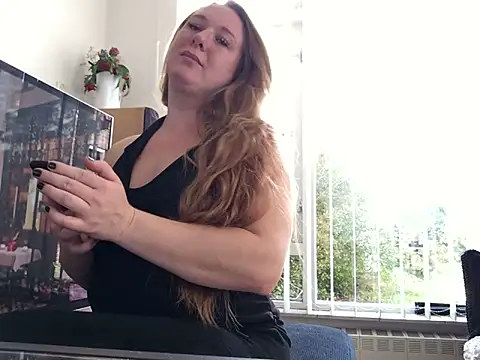 Snapshot of MazySunny chatting on 10, 10, 2025 MazySunny online show from 10, 10, 2025