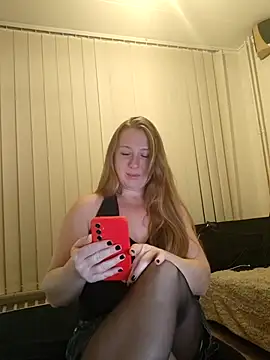 Snapshot of MazySunny chatting on 14, 10, 2025 MazySunny online show from 14, 10, 2025