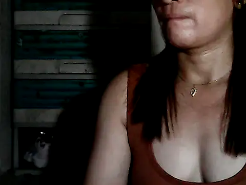 yoursPinayMama1682 online show from 25, 10, 2025