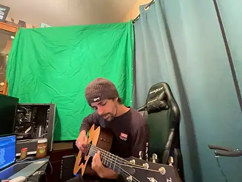 Snapshot of Stringin69 chatting on 12, 11, 2025 Stringin69 online show from 12, 11, 2025