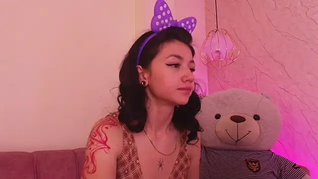 april bennett online show from 22, 11, 2025