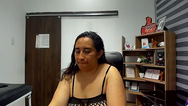Snapshot of LeilaSmith_ chatting on 9, 7, 2026 LeilaSmith online show from 9, 7, 2026