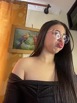 Snapshot of I_am_valentinaa chatting on 18, 9, 2025 I am valentinaa online show from 18, 9, 2025