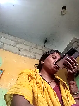 Snapshot of SweetKomal89 chatting on 29, 10, 2025 SweetKomal89 online show from 29, 10, 2025