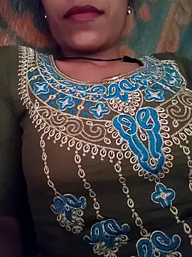 Snapshot of SweetKomal89 chatting on 11, 11, 2025 SweetKomal89 online show from 11, 11, 2025