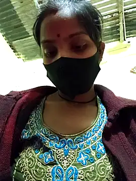 Snapshot of SweetKomal89 chatting on 11, 11, 2025 SweetKomal89 online show from 11, 11, 2025