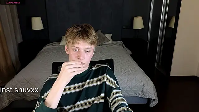 Snapshot of LouieEvans chatting on 21, 9, 2025 LouieEvans online show from 21, 9, 2025