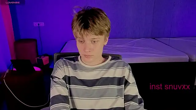 Snapshot of LouieEvans chatting on 10, 10, 2025 LouieEvans online show from 10, 10, 2025