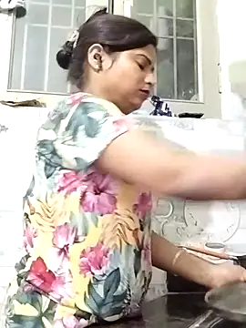 Snapshot of Hot-Pooja25 chatting on 11, 4, 2026 Hot-Pooja25 online show from 11, 4, 2026