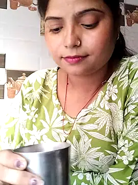 Snapshot of Hot-Pooja25 chatting on 18, 4, 2026 Hot-Pooja25 online show from 18, 4, 2026