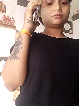 Snapshot of Hot-Pooja25 chatting on 26, 4, 2026 Hot-Pooja25 online show from 26, 4, 2026
