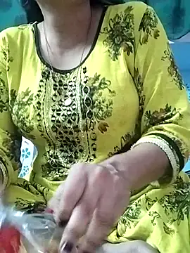 Snapshot of Hot-Pooja25 chatting on 1, 5, 2026 Hot-Pooja25 online show from 1, 5, 2026