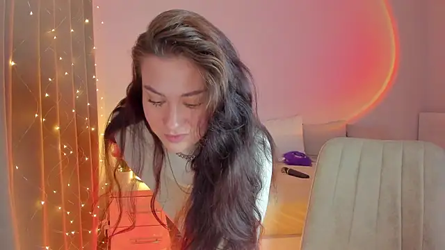 MiaKhallirae online show from 15, 12, 2025