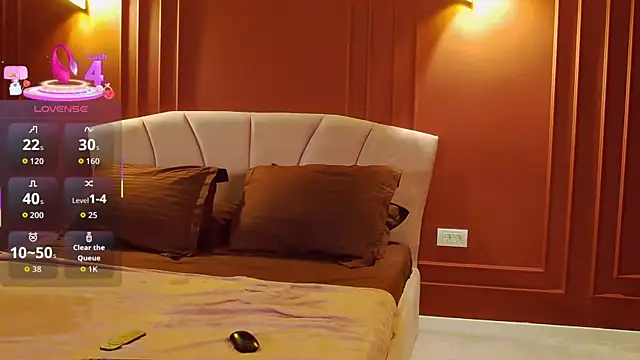 Olivia Haze online show from 9, 10, 2025