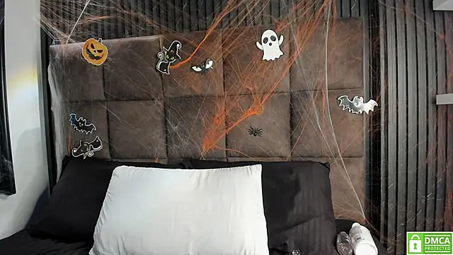 Snapshot of Sussy_Vixen chatting on 24, 10, 2025 Sussy Vixen online show from 24, 10, 2025