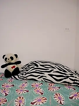 ellafrost-1 online show from 15, 9, 2025