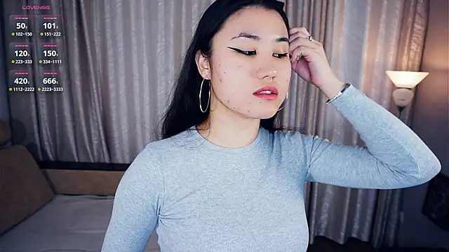 DebrahJungels online show from 9, 10, 2025