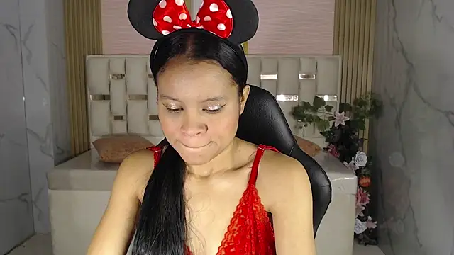 Snapshot of catalina5_s chatting on 19, 10, 2025 catalina5 s online show from 19, 10, 2025