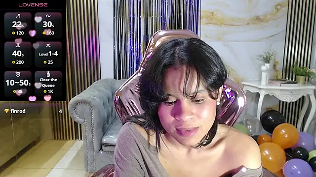 Snapshot of catalina5_s chatting on 5, 11, 2025 catalina5 s online show from 5, 11, 2025