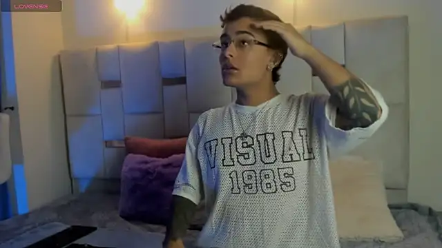 Snapshot of OliverMontiel chatting on 19, 9, 2025 OliverMontiel online show from 19, 9, 2025