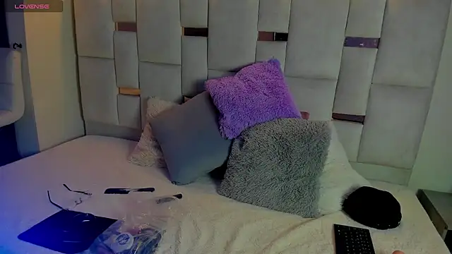 Snapshot of OliverMontiel chatting on 26, 9, 2025 OliverMontiel online show from 26, 9, 2025