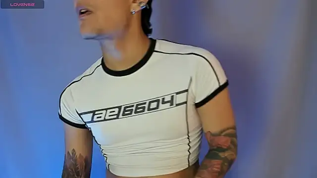 Snapshot of OliverMontiel chatting on 11, 10, 2025 OliverMontiel online show from 11, 10, 2025