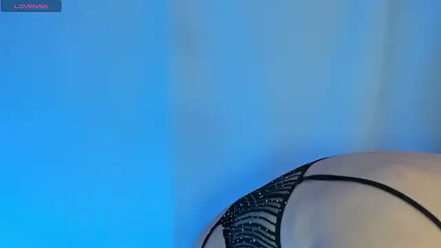 Snapshot of OliverMontiel chatting on 14, 10, 2025 OliverMontiel online show from 14, 10, 2025