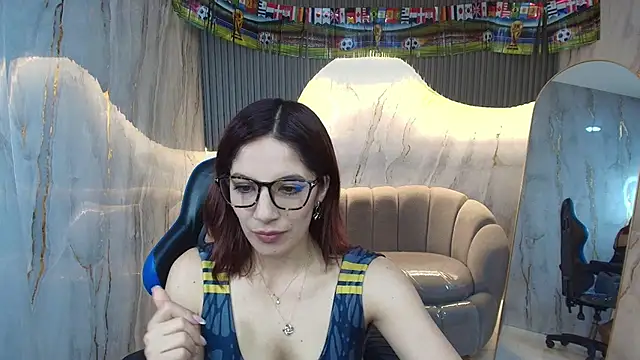 nadia r  online show from 17, 6, 2026