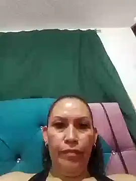 mommy estefy online show from 11, 9, 2025