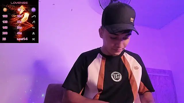 Snapshot of Austin_Cardieff_ chatting on 29, 9, 2025 Austin Cardieff  online show from 29, 9, 2025